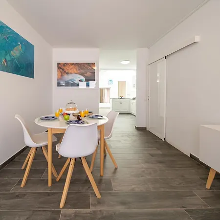 Famara Home Beach Apartment *
